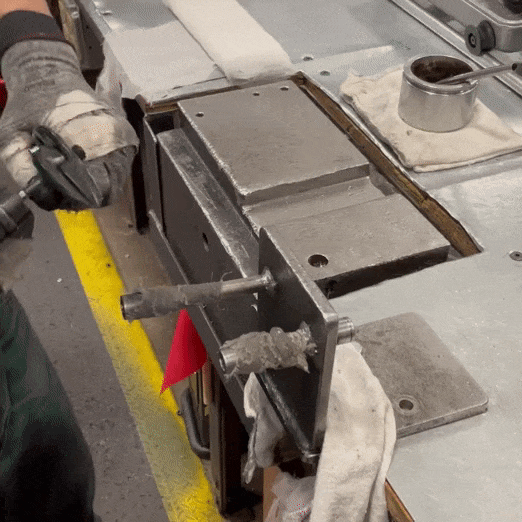 Midwest Snips | Aviation Snips & Tinners | Building Process Gif Image 2