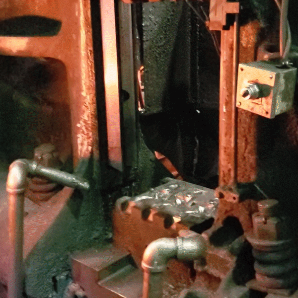 Midwest Tools | Building Aviation and Tinner Snips | Gif Image 3